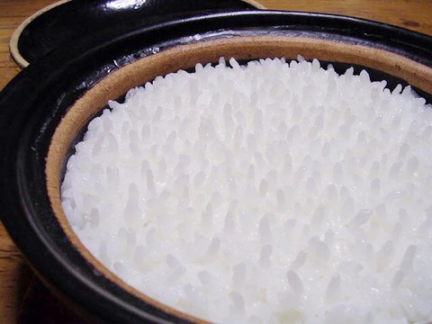 炊き立ての立った米粒